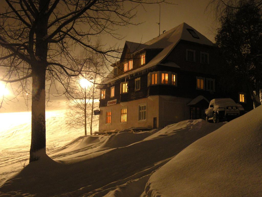 Pomnenka Hotel Pec pod Snezkou Luaran gambar